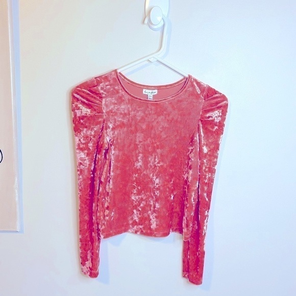 NWT love, Fire Crushed Velvet Long Sleeve Crop Top Peachy/Pink Size Medium - Picture 10 of 12